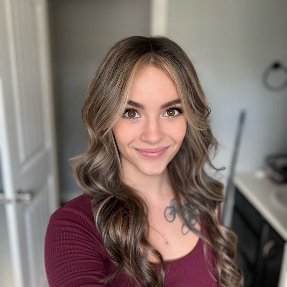 Meet your Posher, Rachel - Picture 1 of 7